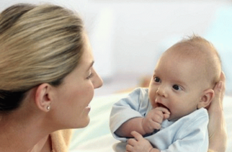 Quando um bebê recém-nascido começa a ouvir