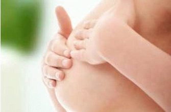 massagem nos seios durante a alimentação