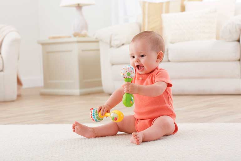 développement du bébé à 9 mois
