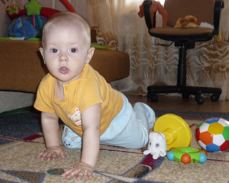 bebê aos 8 meses