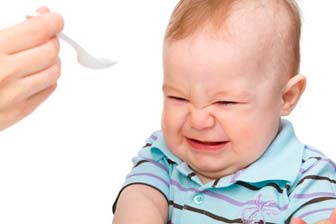 como dar a um bebê uma pílula amarga