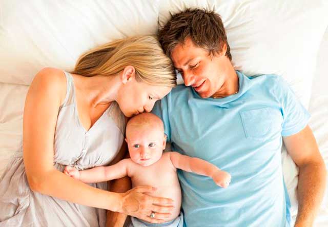 dormir amb un nen o per separat