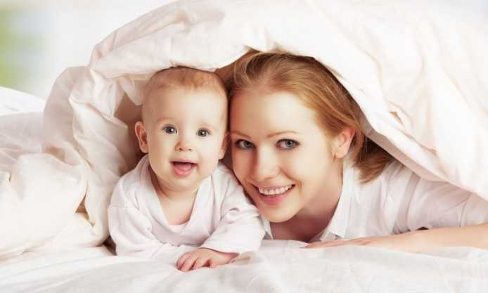 mãe com bebê